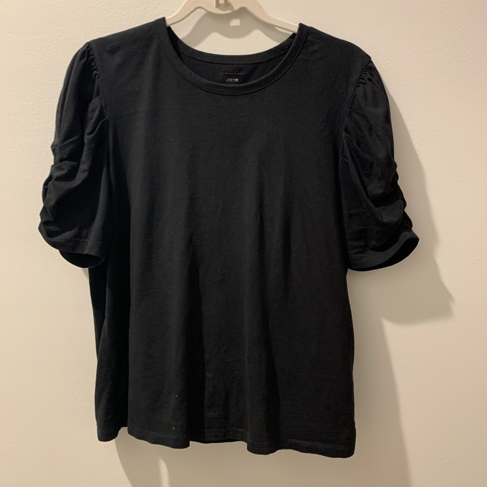JOE’S JEANS black tshirt w/ruched sleeves